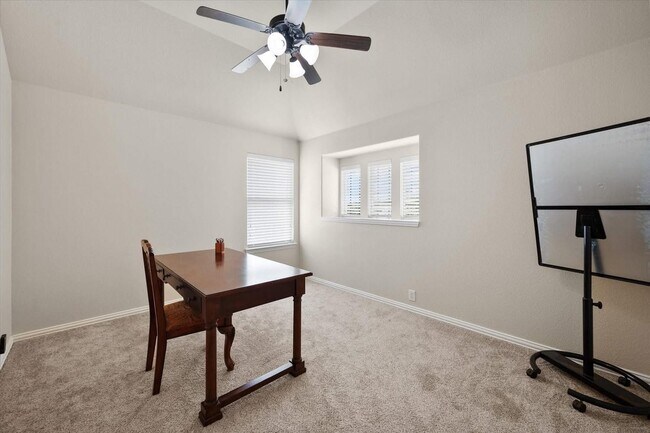 Building Photo - 1202 Killian Dr