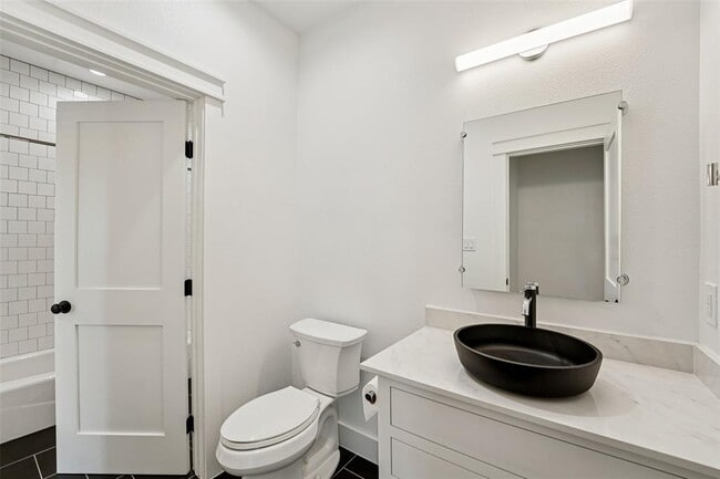 Building Photo - 416 Stagecoach Trail