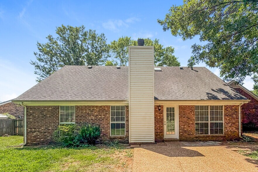 Building Photo - 104 Carolina Ct
