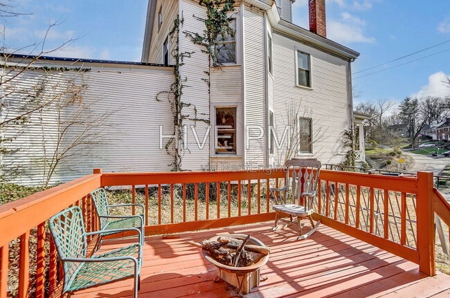 Building Photo - 3246 Linwood Ave