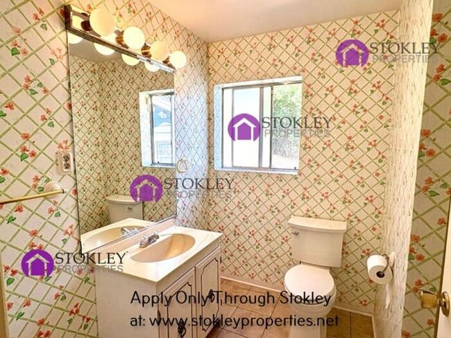 Building Photo - 2234 Oakvale Rd