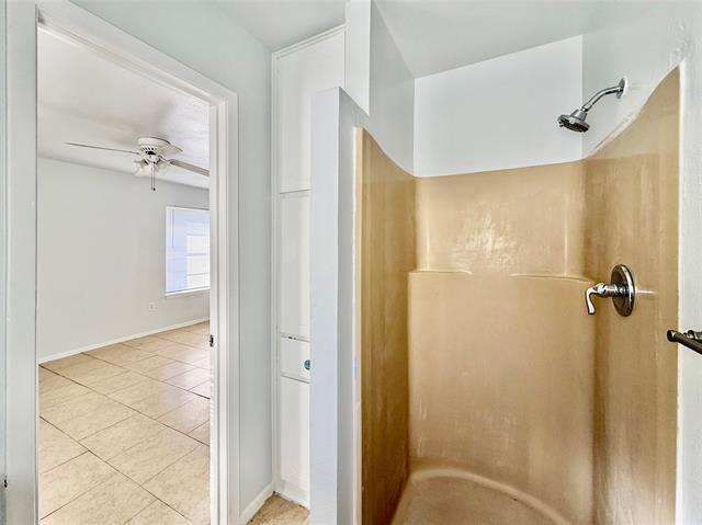 Building Photo - 2112 Tanglewood St