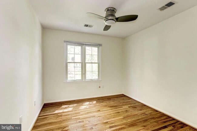 Building Photo - 11220 Broad Green Dr