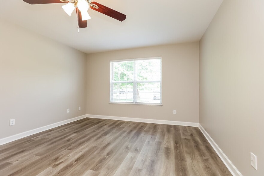 Building Photo - 407 Cindi Ct