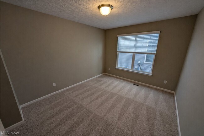 Building Photo - 32815 Rebecca Ln