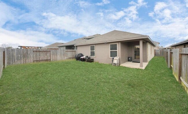 Building Photo - 14634 Cyn Pnes Ln