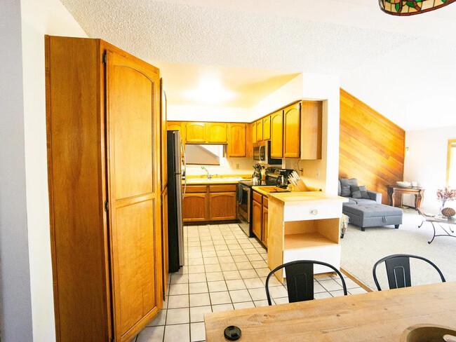Building Photo - 856 Lichen Ct