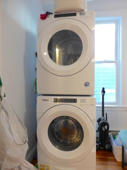 Building Photo - 19 Bucknam St