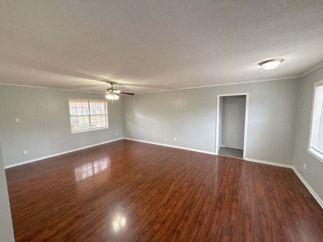 Building Photo - 5270 Algiers Dr