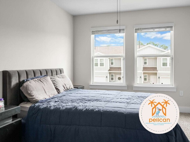 Building Photo - Peaceful Townhome