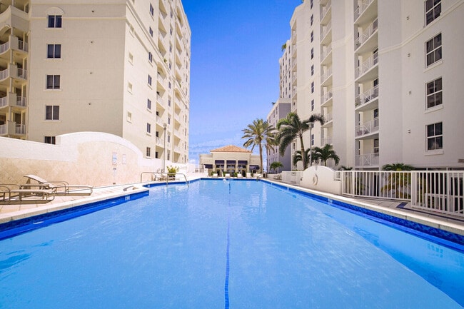 Building Photo - 255 Evernia St