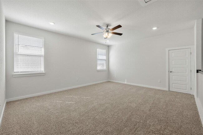 Building Photo - 113 Shadow Oak Cv