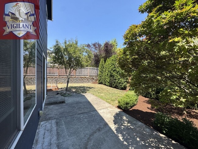 Building Photo - 1614 N Falcon Dr