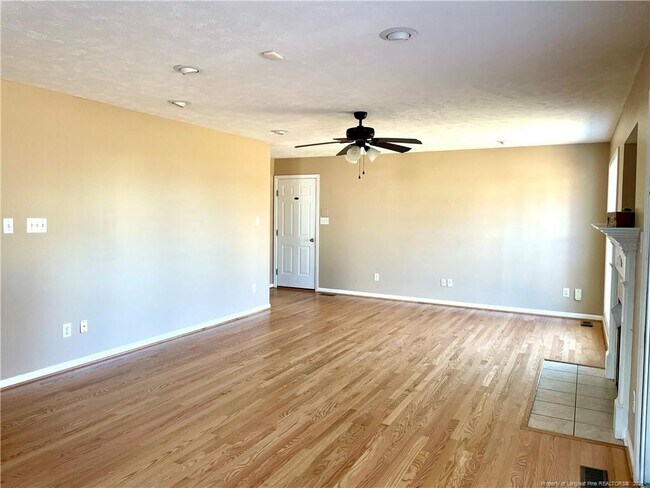 Building Photo - 60 Scranton Ct