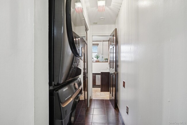 Building Photo - 375 Hawthorne Terrace