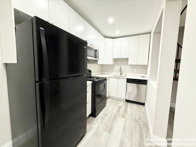 Building Photo - 15 Ruggles St