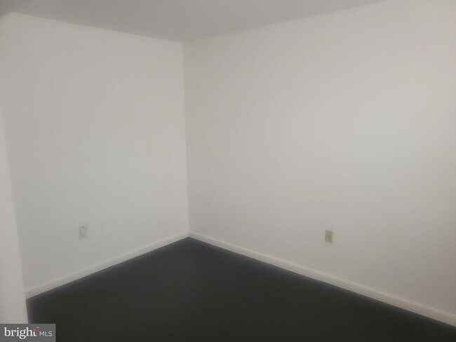 Building Photo - 2118 Cedar Barn Way