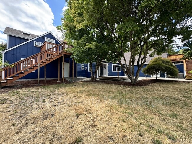 Building Photo - 6543 SE Borwick St