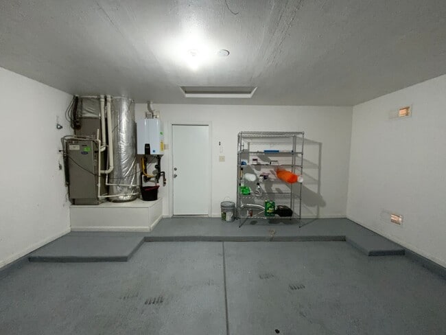 Building Photo - 3 Bedroom Single Story Home Available in T...