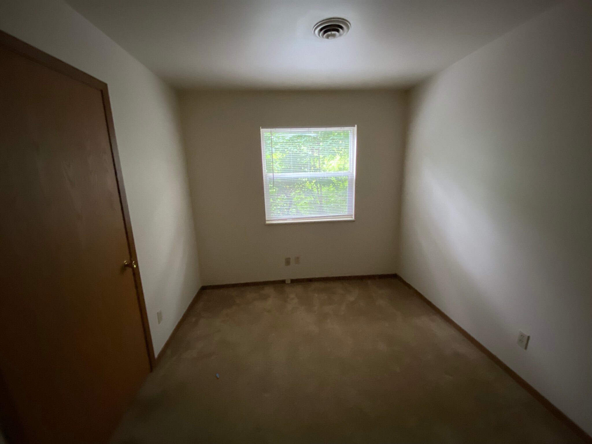 Building Photo - 128 Sandstone Ct