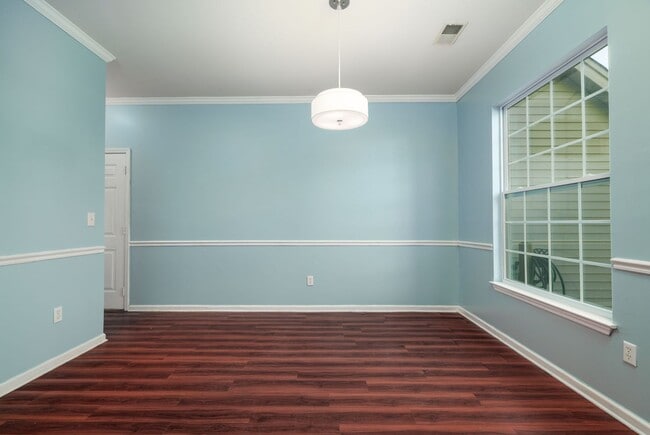 Building Photo - Your Modern West Ashley Retreat!