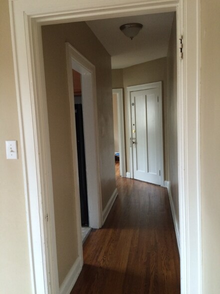 Building Photo - 925 Nassau St