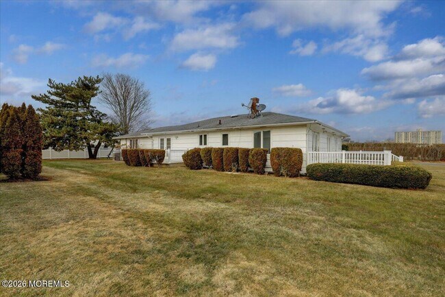 Building Photo - 8 Pullman Ave