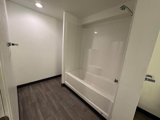 Building Photo - 4 Sharps Ct