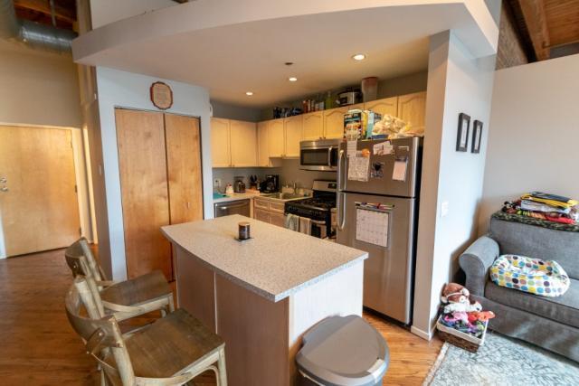 Building Photo - 2 bedroom in CHICAGO IL 60647