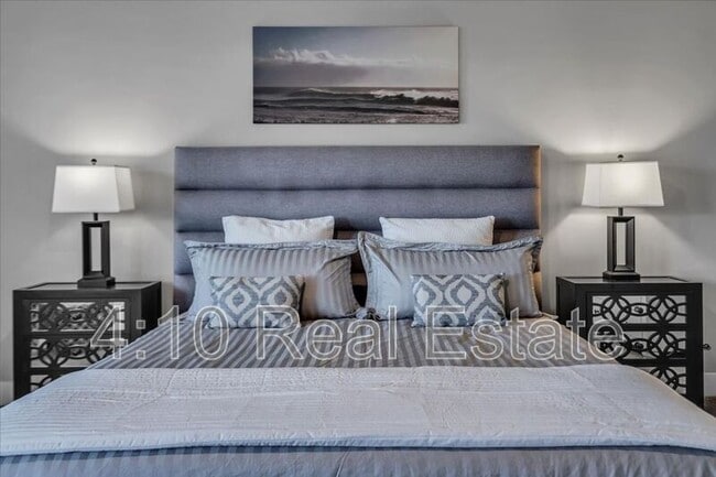 Building Photo - 1111 E Missouri Ave