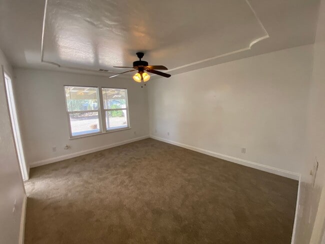 Building Photo - Spacious Exeter Home coming soon!