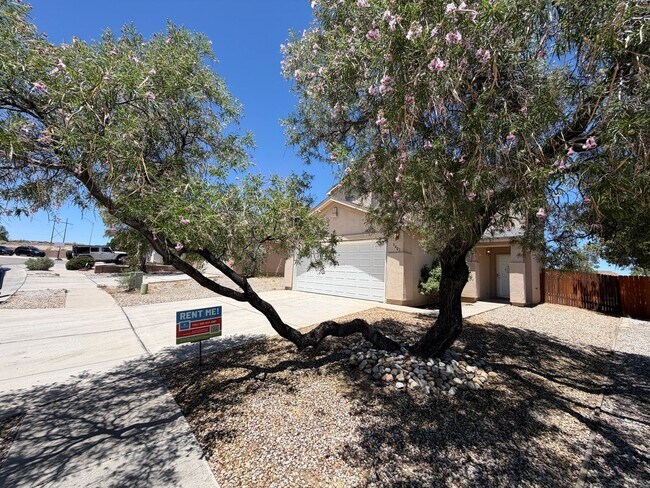 Building Photo - 3 Bedroom Home Near Unser Blvd NW & Ladera Dr NW!