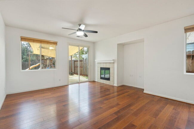 Building Photo - 5755 Amnest Way