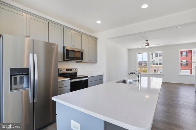 Building Photo - 241 Clifton Mnr