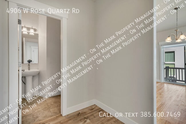 Building Photo - 4906 W Rose Quartz