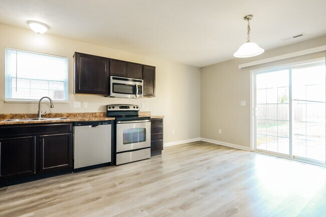 Building Photo - 2666 Kilmurray Dr