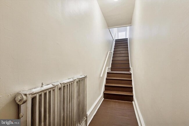 Building Photo - 903 W Duncannon Ave