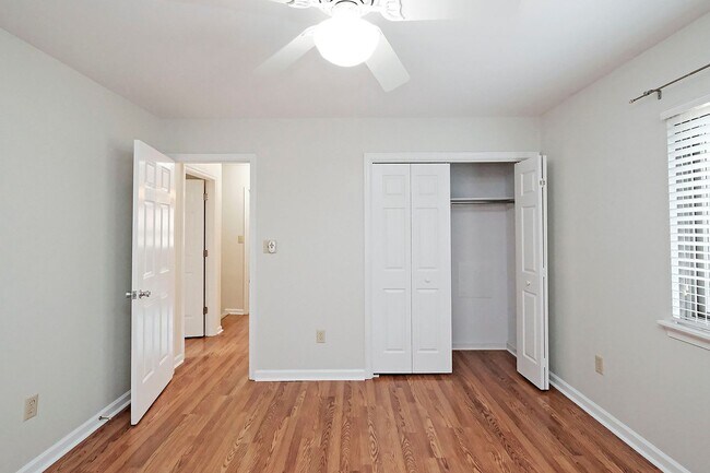 Building Photo - 1011 Highlands Dr