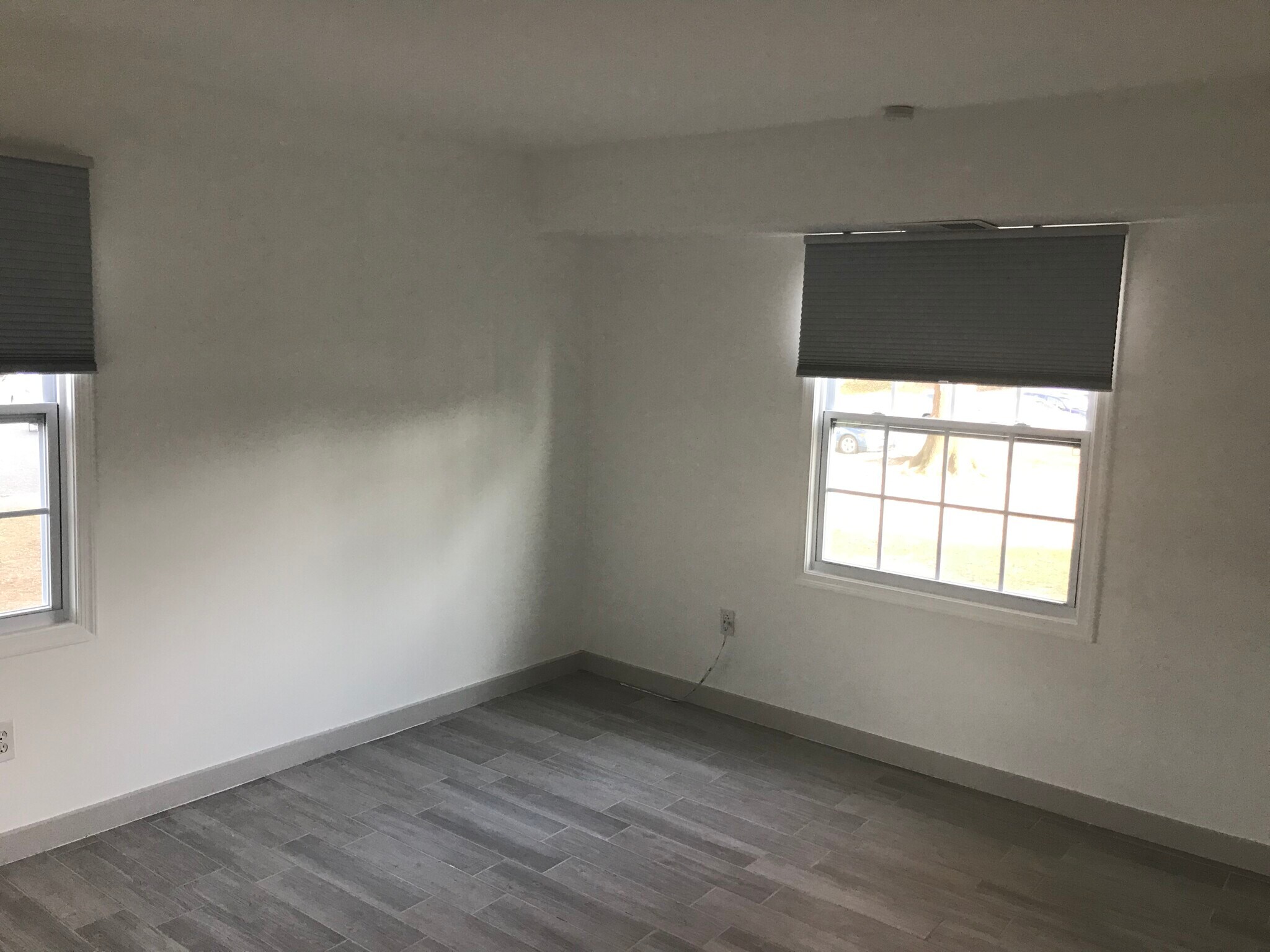 Building Photo - 5815 Rexford Dr