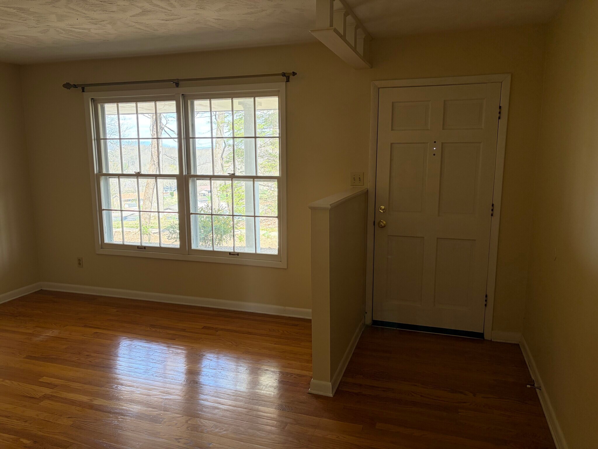 Building Photo - 16348 Woodcliffe Dr