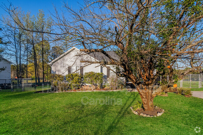 Building Photo - 3429 Deer Trace Ln