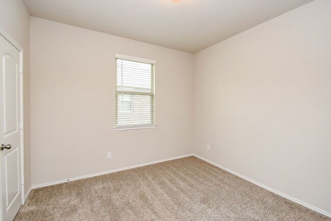 Building Photo - 5530 Redwood Summit Ln