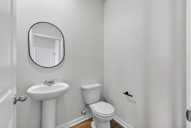 Building Photo - 185 Carolina Grv Blvd