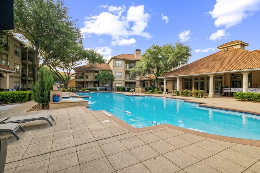 Building Photo - St Andrews at River Park Apartments