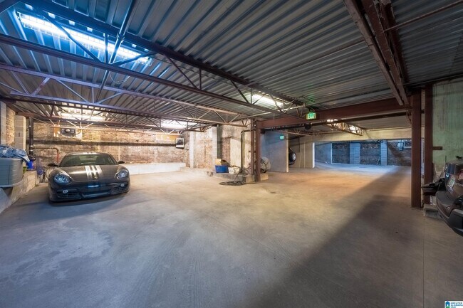 Building Photo - 2217 2nd Ave N