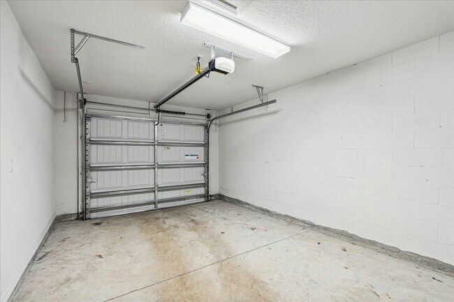 Building Photo - 29 Lloshire Path