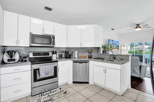 Building Photo - 4102 Sapphire Terrace