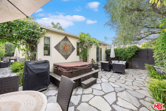 Building Photo - 1039 26th St