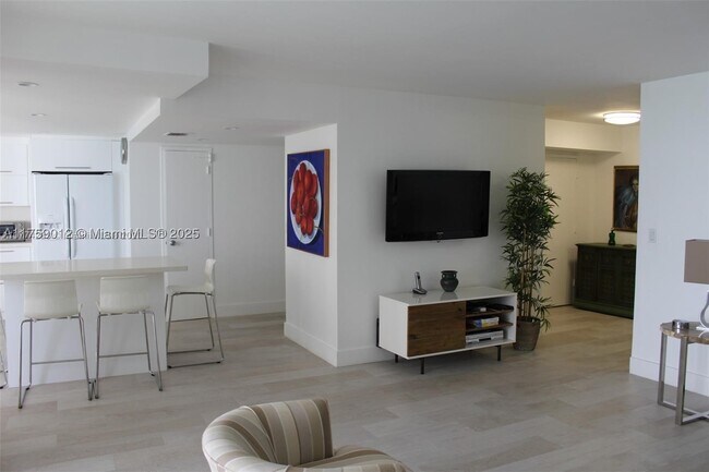 Building Photo - 881 Ocean Dr