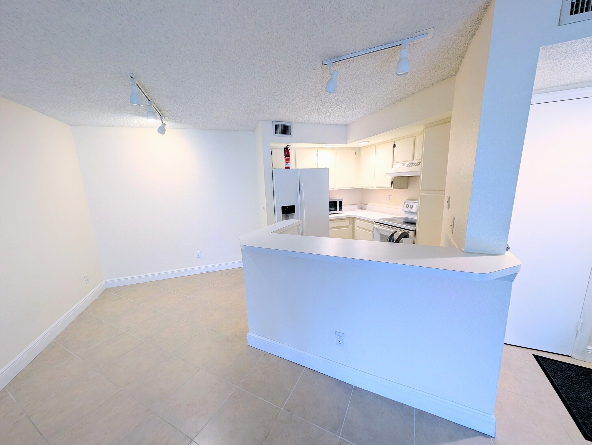 Building Photo - 437 Vista Isles Dr